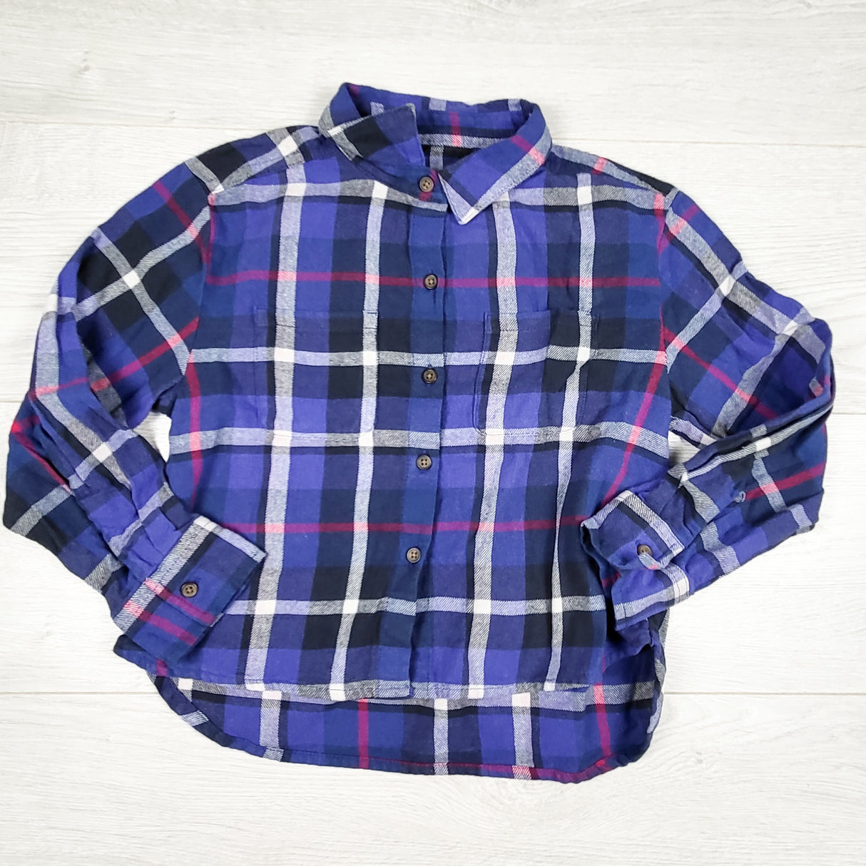 Old Navy blue cropped plaid button down flannel top. Size 6/7