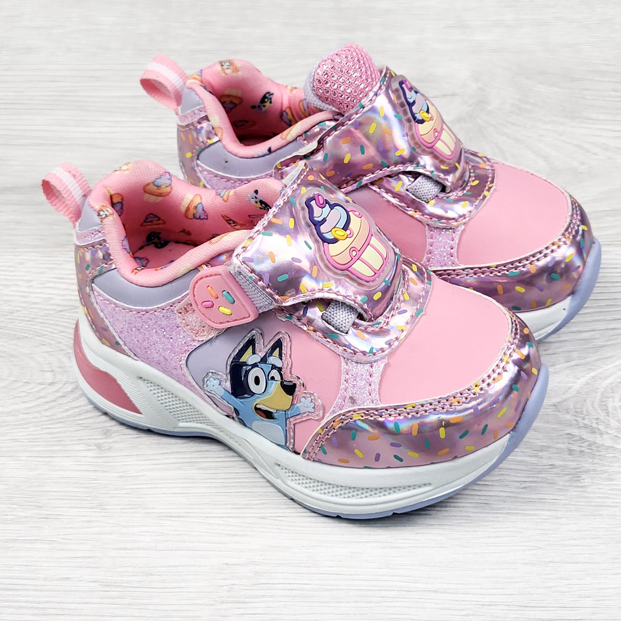 Ground Up pink light up Bluey running shoes. Size 6