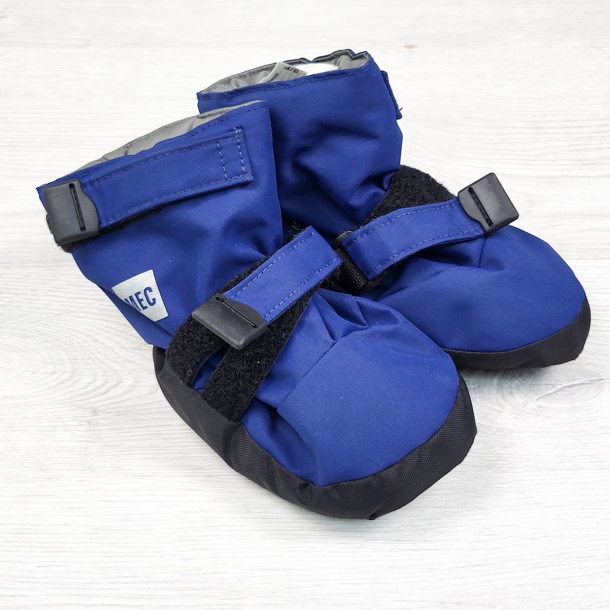 MEC navy waterproof toaster booties. Size small (4 to 6 shoe size)