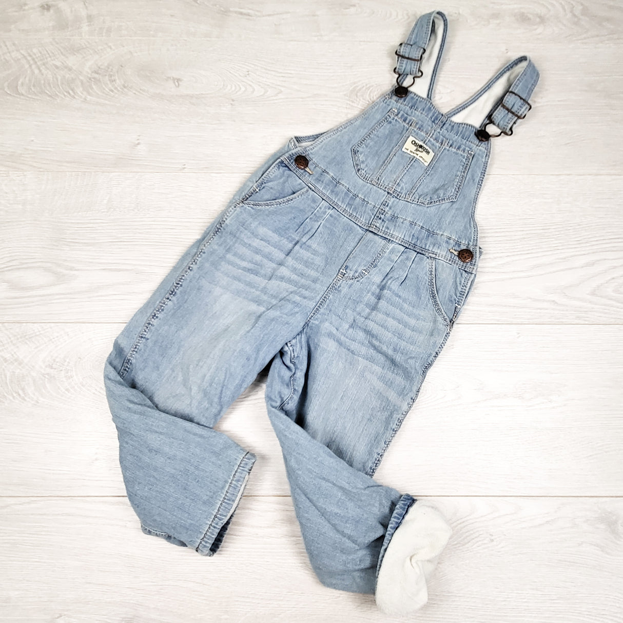 Oshkosh fleece lined denim overalls. Size 3T