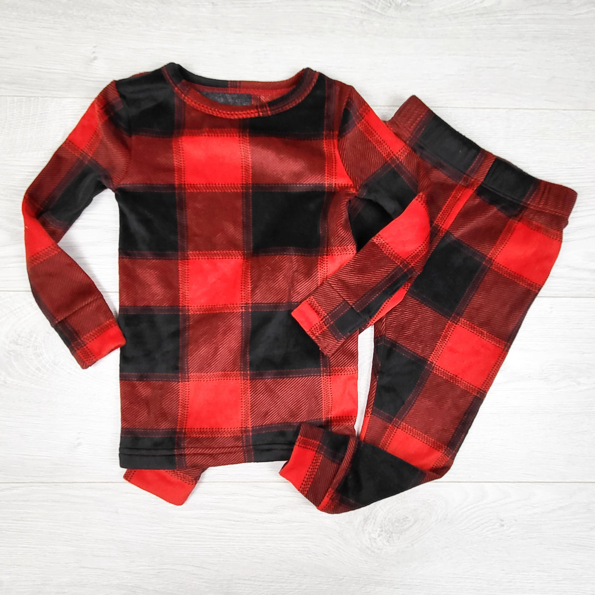 Cat and Jack buffalo plaid 2pc plush velour PJs. Size 2T