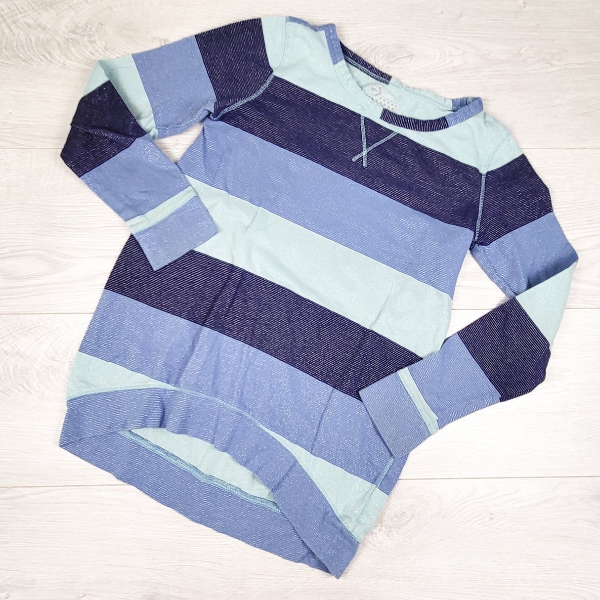 Old Navy blue striped lightweight tunic length top. Size 8