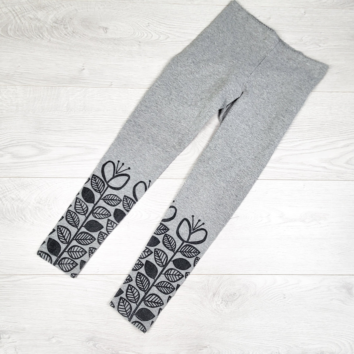 Tea Collection grey leggings with flowers. Size 8