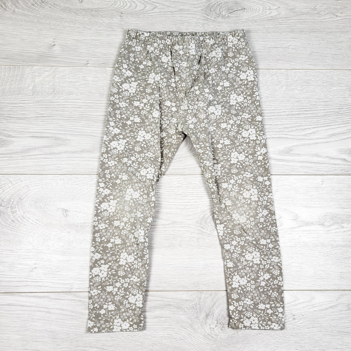 Jamie Kay light grey floral print cotton leggings. Size 4T