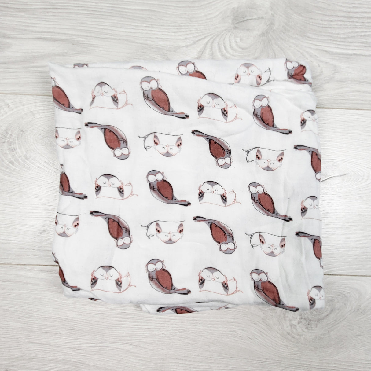 Nest Design rayon-cotton blend bird print swaddle