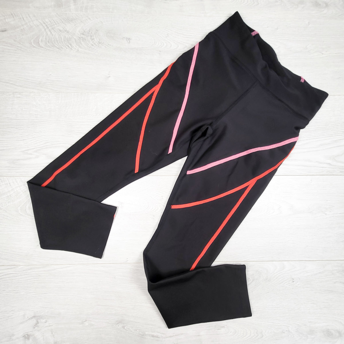 Old Navy black high rise active leggings. Size 10/12