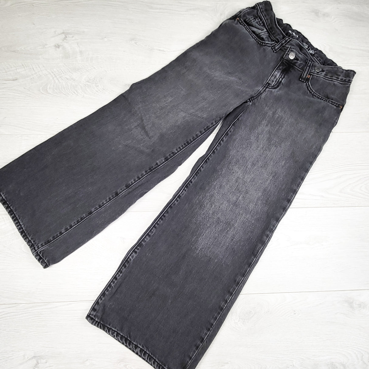 Old Navy black mid-rise baggy wide leg jeans. Size 10