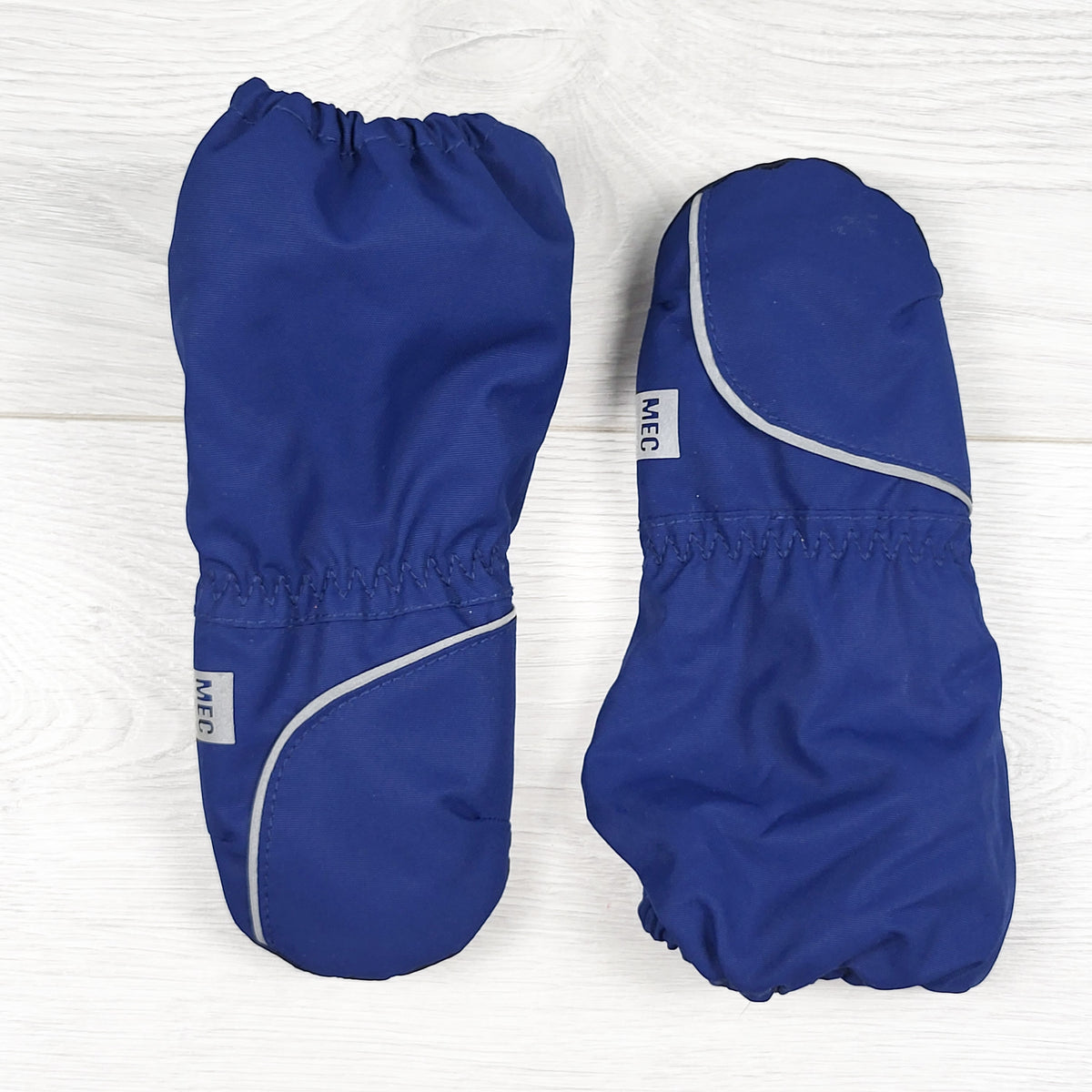 MEC navy waterproof mittens. Size XS (1-2 Years)