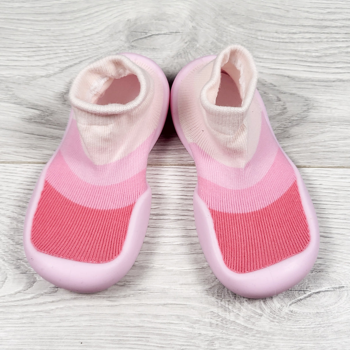 Little Explorings pink sock shoes. Size 24/25 (size 8)