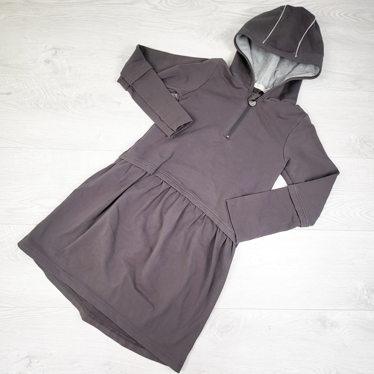 Peekaboo Beans grey hooded dress. Size 8