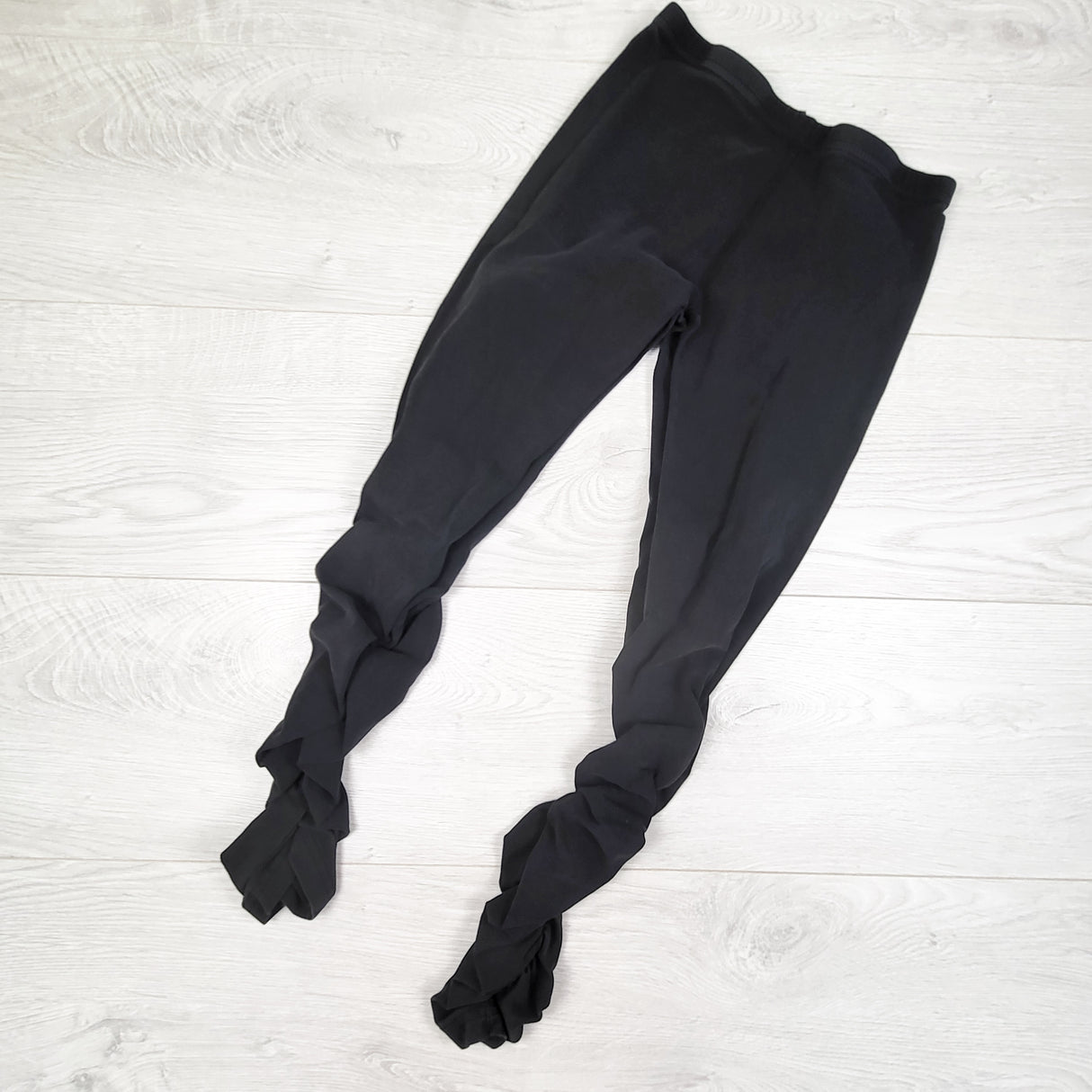 Peekaboo Beans black ruched leggings. Size 8