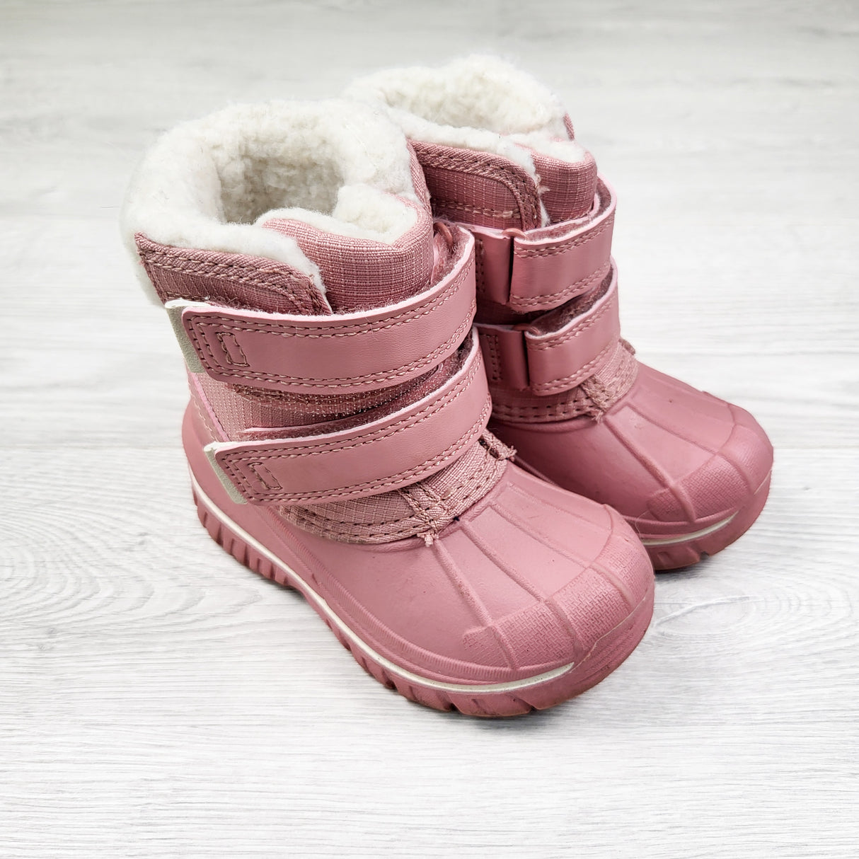 Joe Fresh pink snow boots. Size 5
