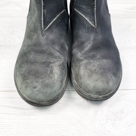 Blundston slip-on chelsea boots. Youth size 1 - AS IS