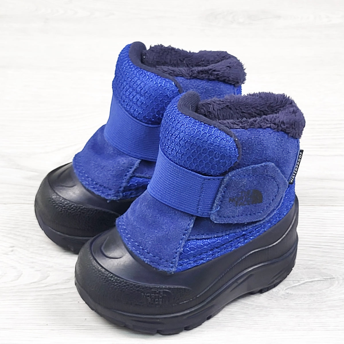 The North Face Toddler Alpenglow II Waterproof Winter Boots. Size 4