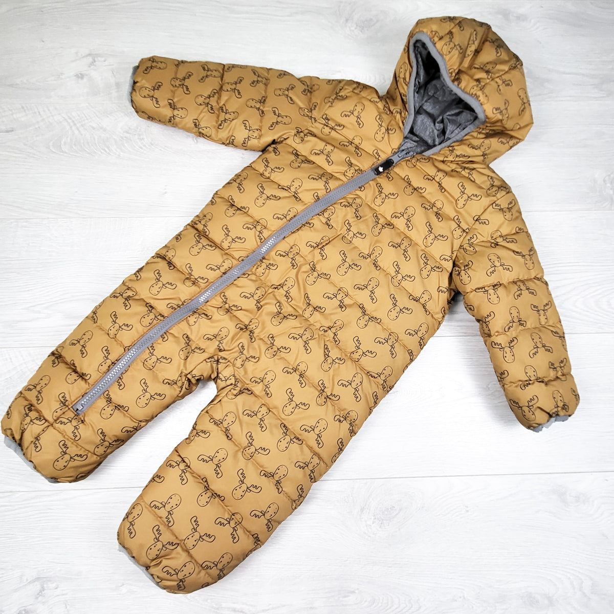 Canadiana reversible snow suit. Size 6-12 months