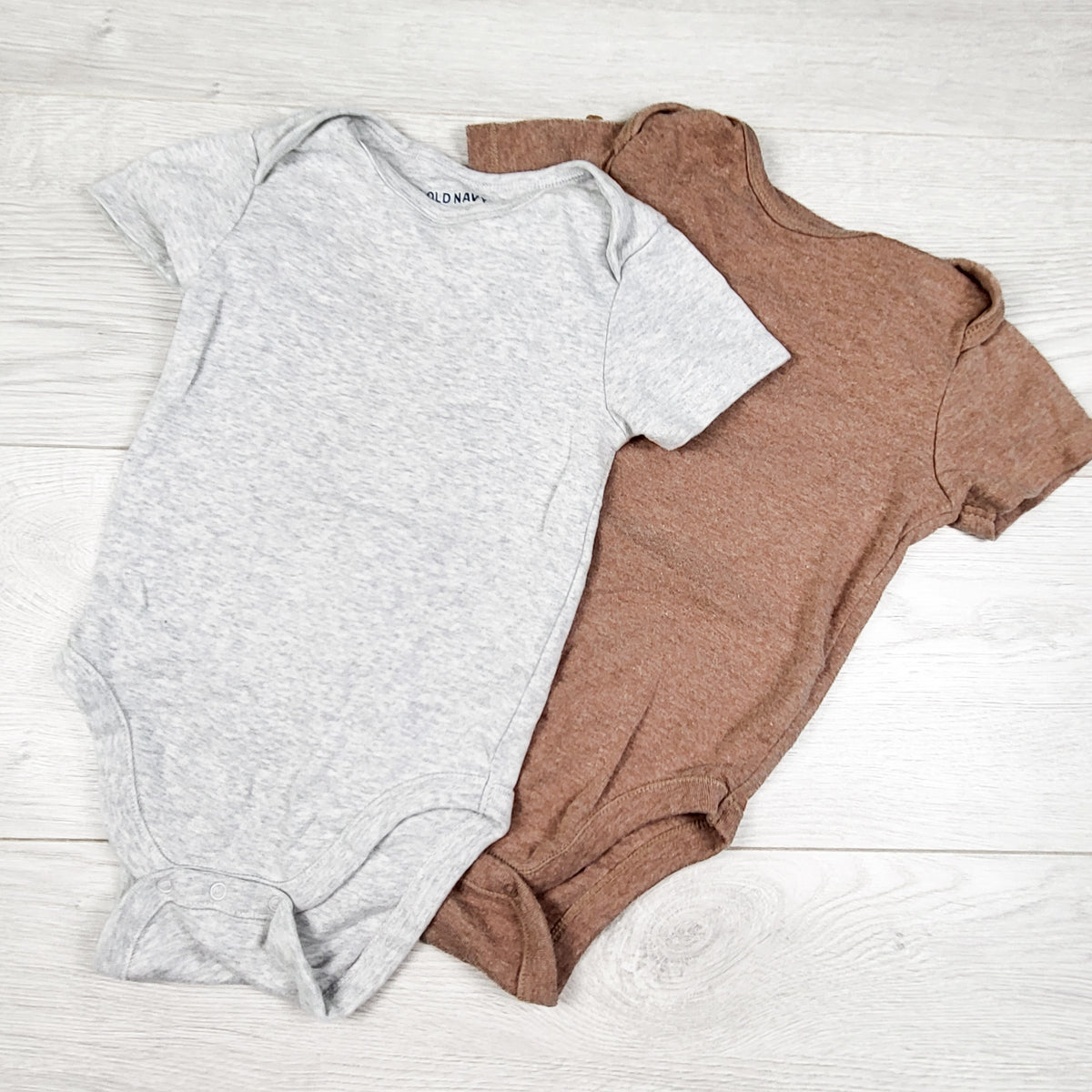 Old Navy grey and tan bodysuit set (2pcs.) Size 18-24 months