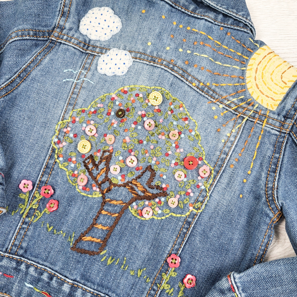 Gap vintage 2007 embroidered denim jacket. Size 4T