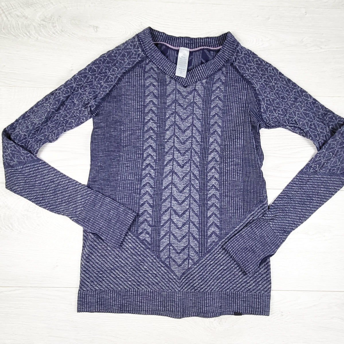 Ivivva by Lululemon blue knit active top. Size 10