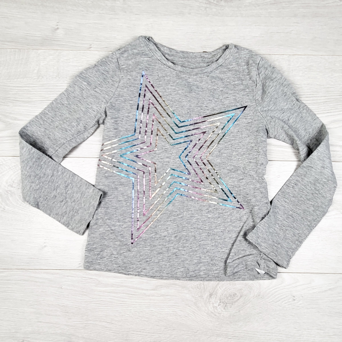 Gap grey long sleeve top with metallic star. Size 6/7