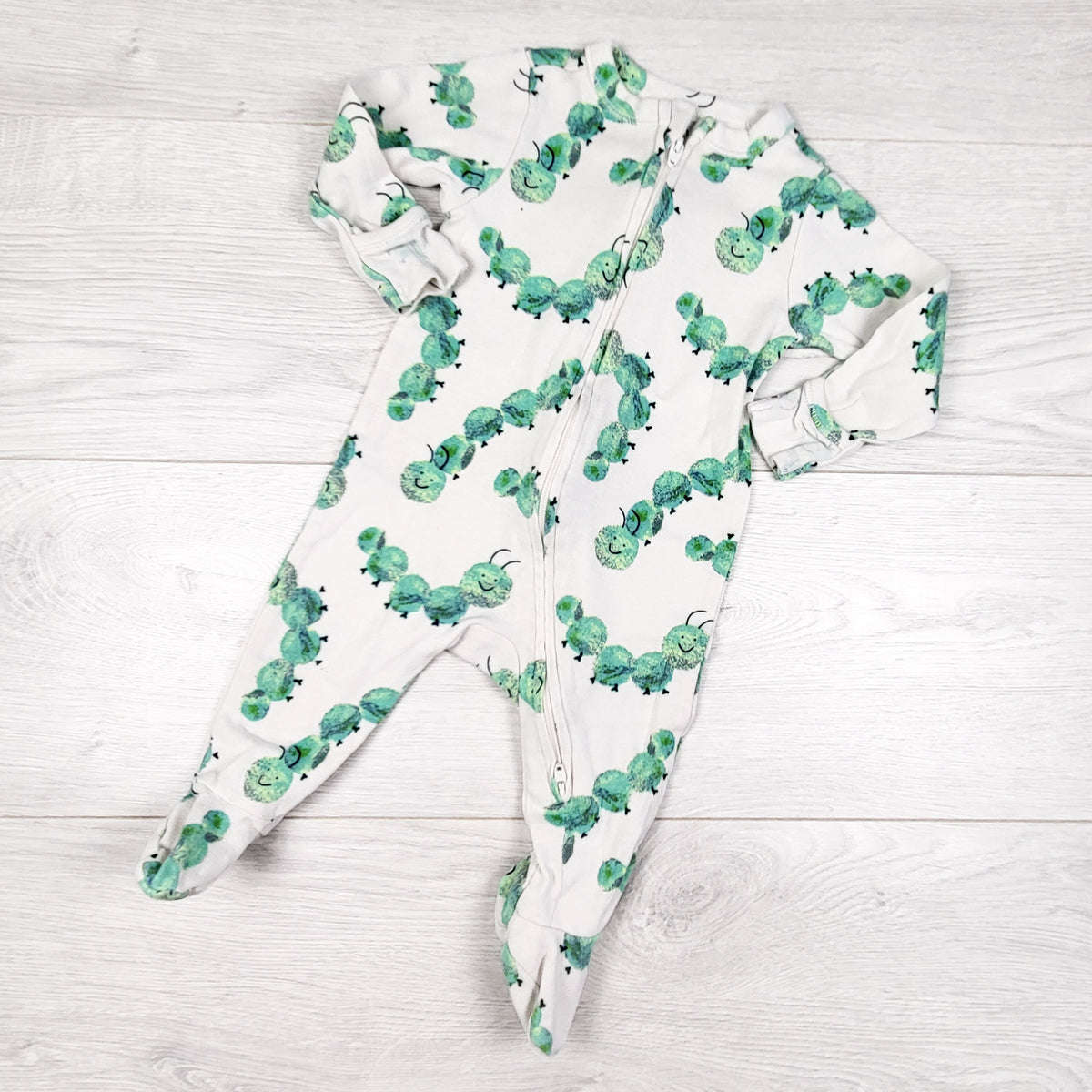 Old Navy cream coloured caterpillar print zippered sleeper. Size 3-6 months