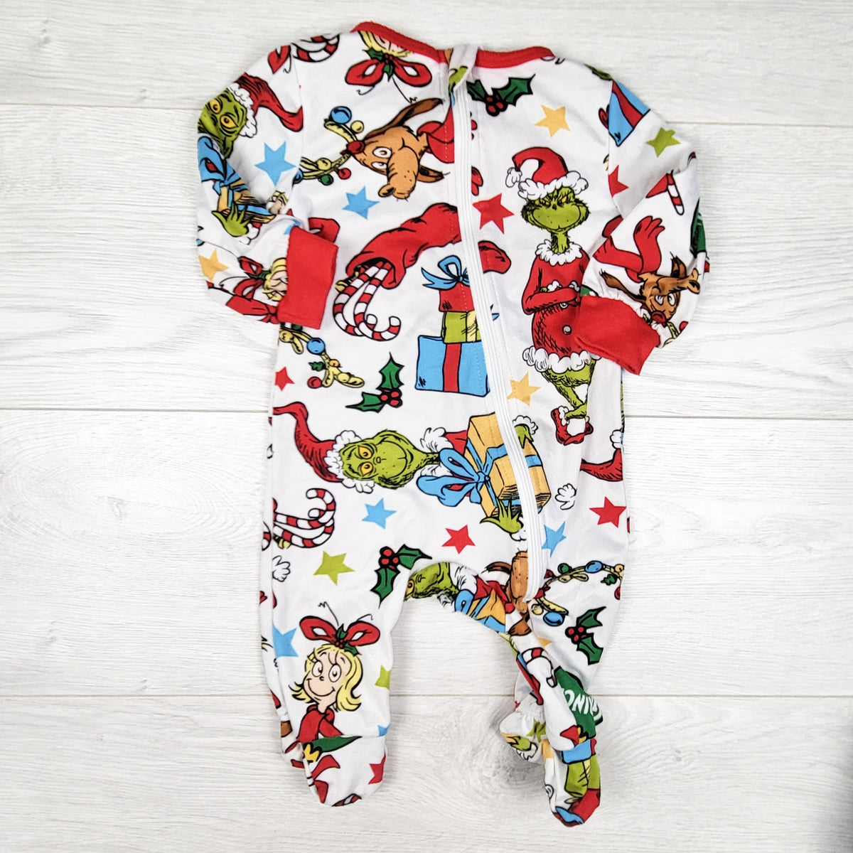 White zippered Grinch sleeper. Size 0-3 months