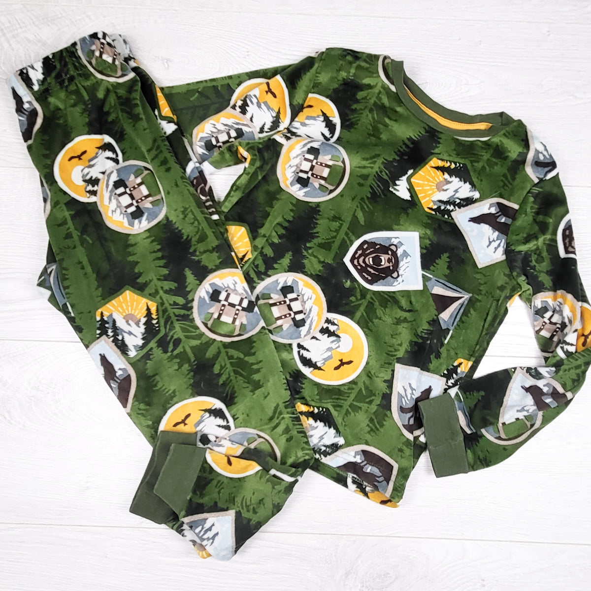George green micro plush 2pc PJs with nature theme. Size 6