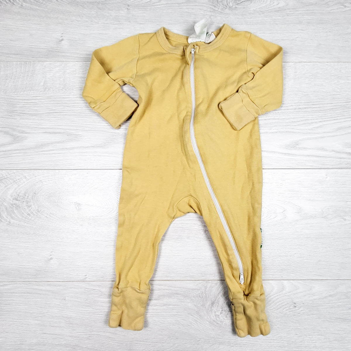 Parade Organics yellw organic cotton sleeper. Size 0-3 months