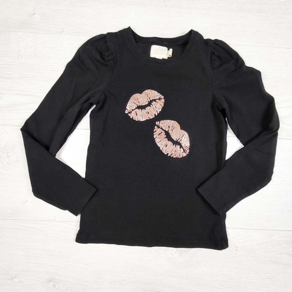 Creamie black top with glitter lips. Size 6