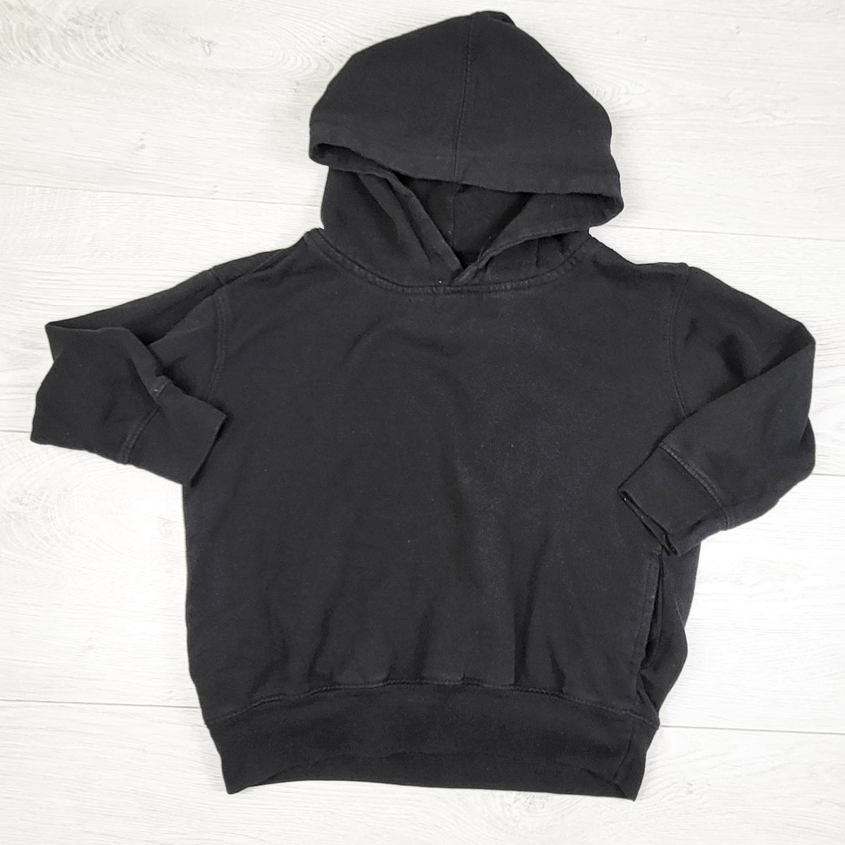 Rabbit Skinz black pullover hoodie. Size 4T