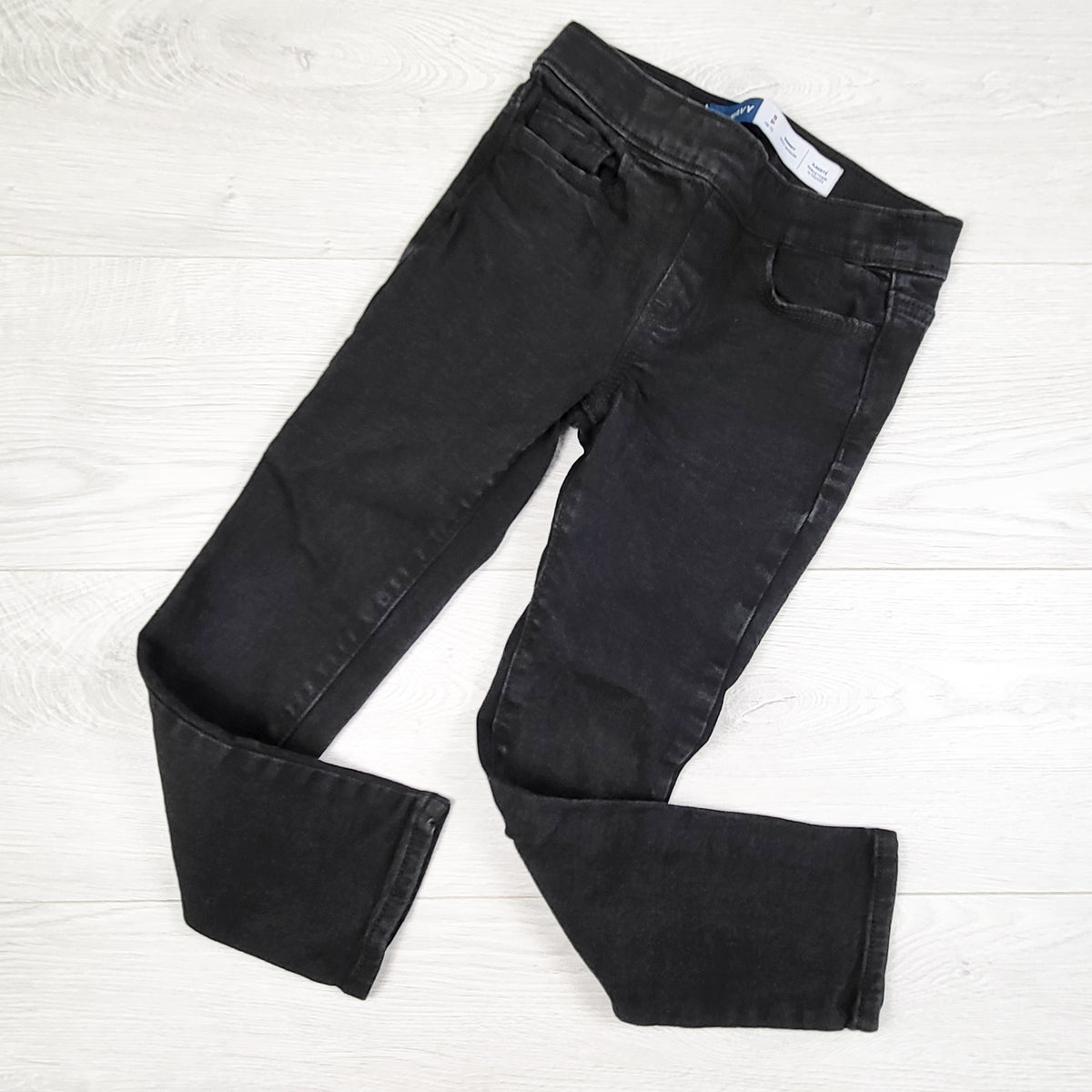 Old Navy black pull-on skinny jeans. Size 6/7
