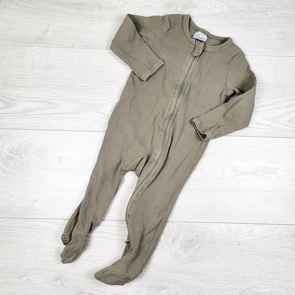 Mebie Baby grey-green zippered organic cotton sleeper. Size 12-18 months