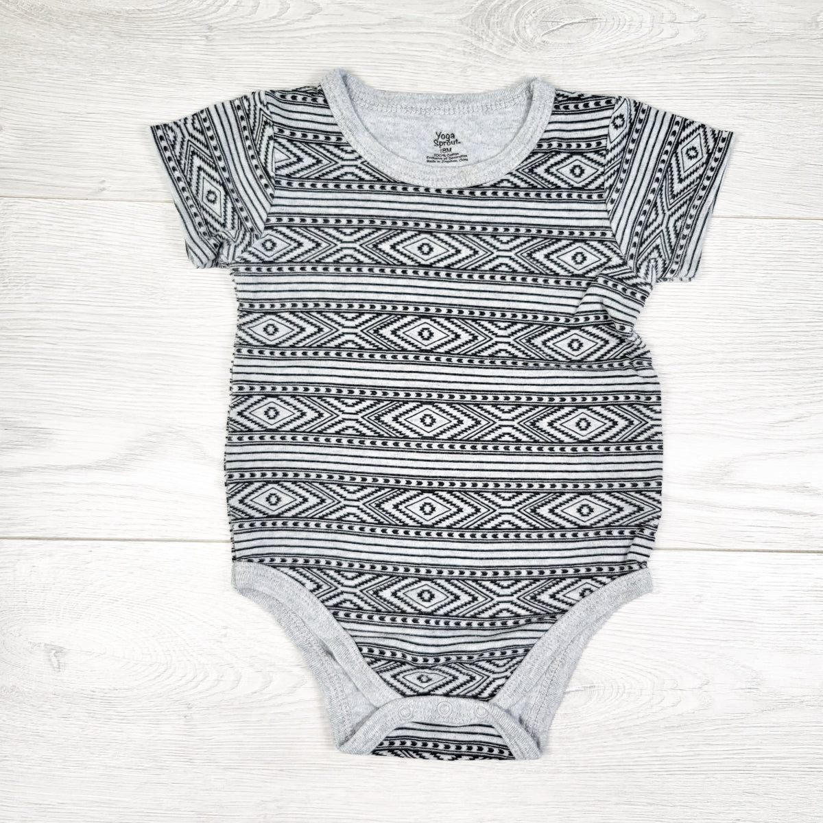 Yoga Sprout grey patterned bodysuit. Size 18 months