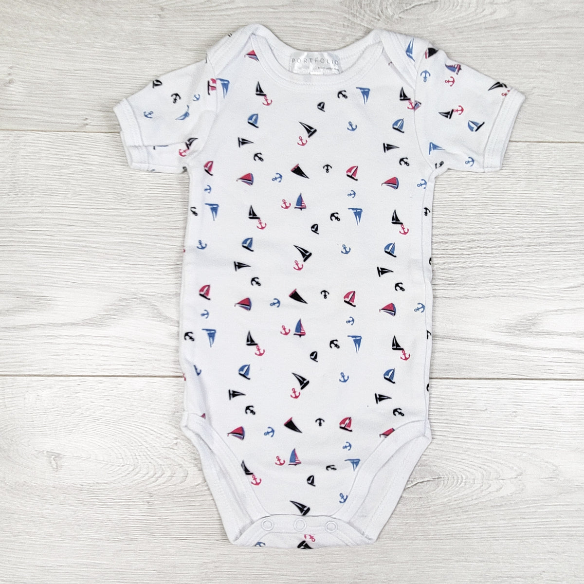 Portfolio white sailboat print bodysuit. Size 9-12 months