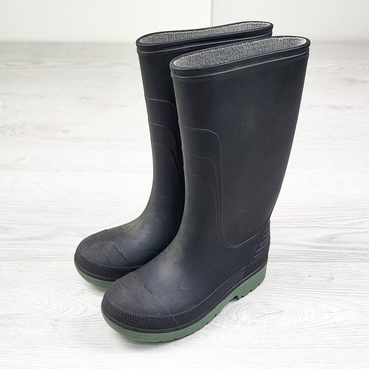 Black rain boots. Size 11 (sorry, no shipping)