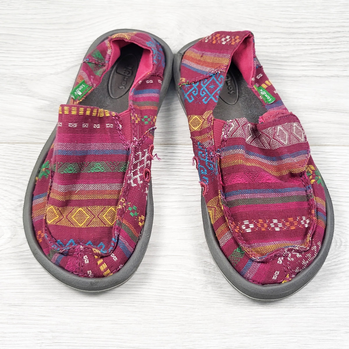Sanuk pink patterned Boho loafers. Size 12