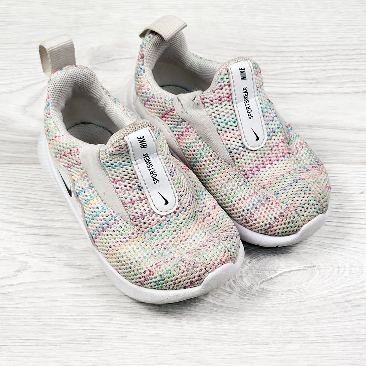Nike Viale "Space Dye" Slip-On Sneakers. Size 5