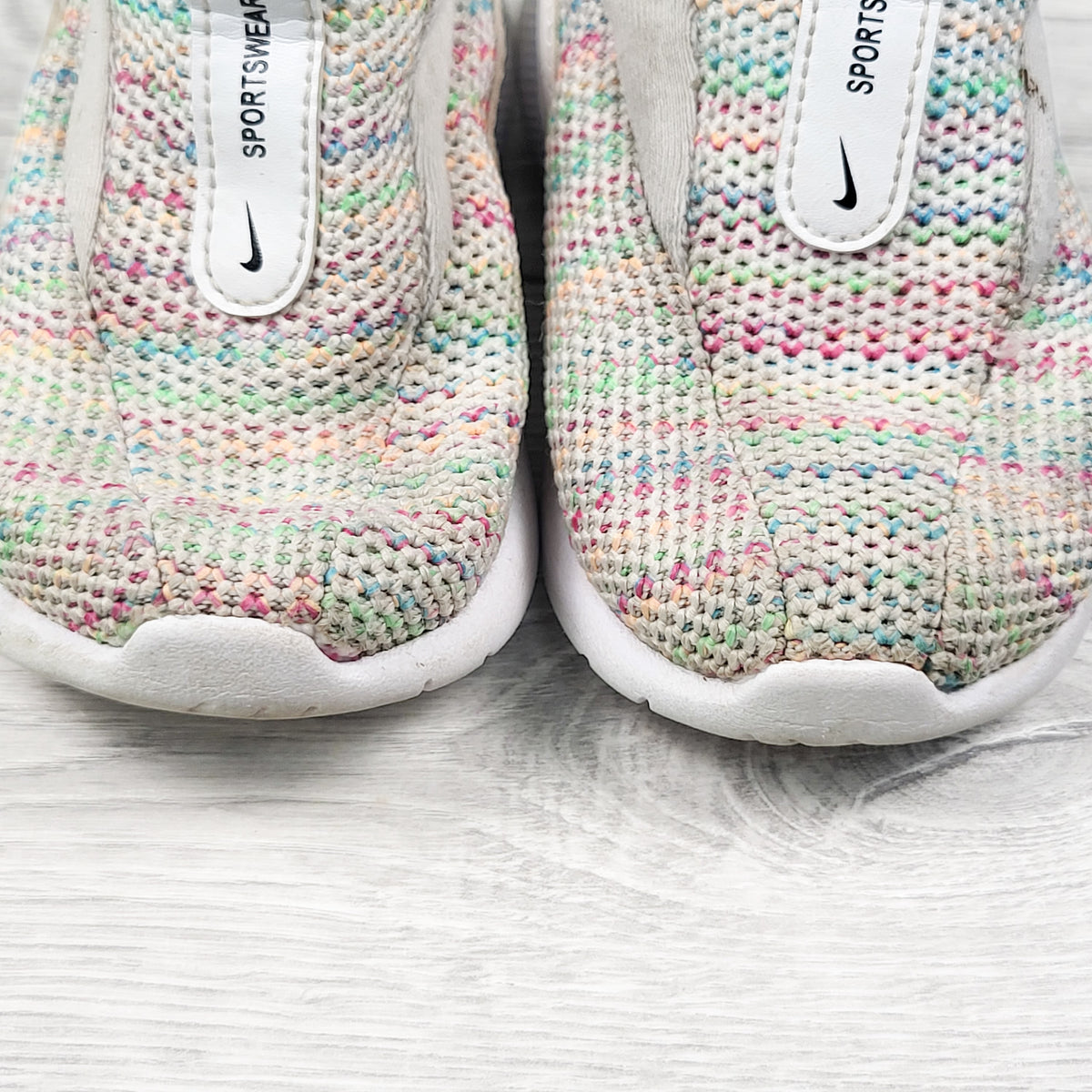 Nike Viale "Space Dye" Slip-On Sneakers. Size 5