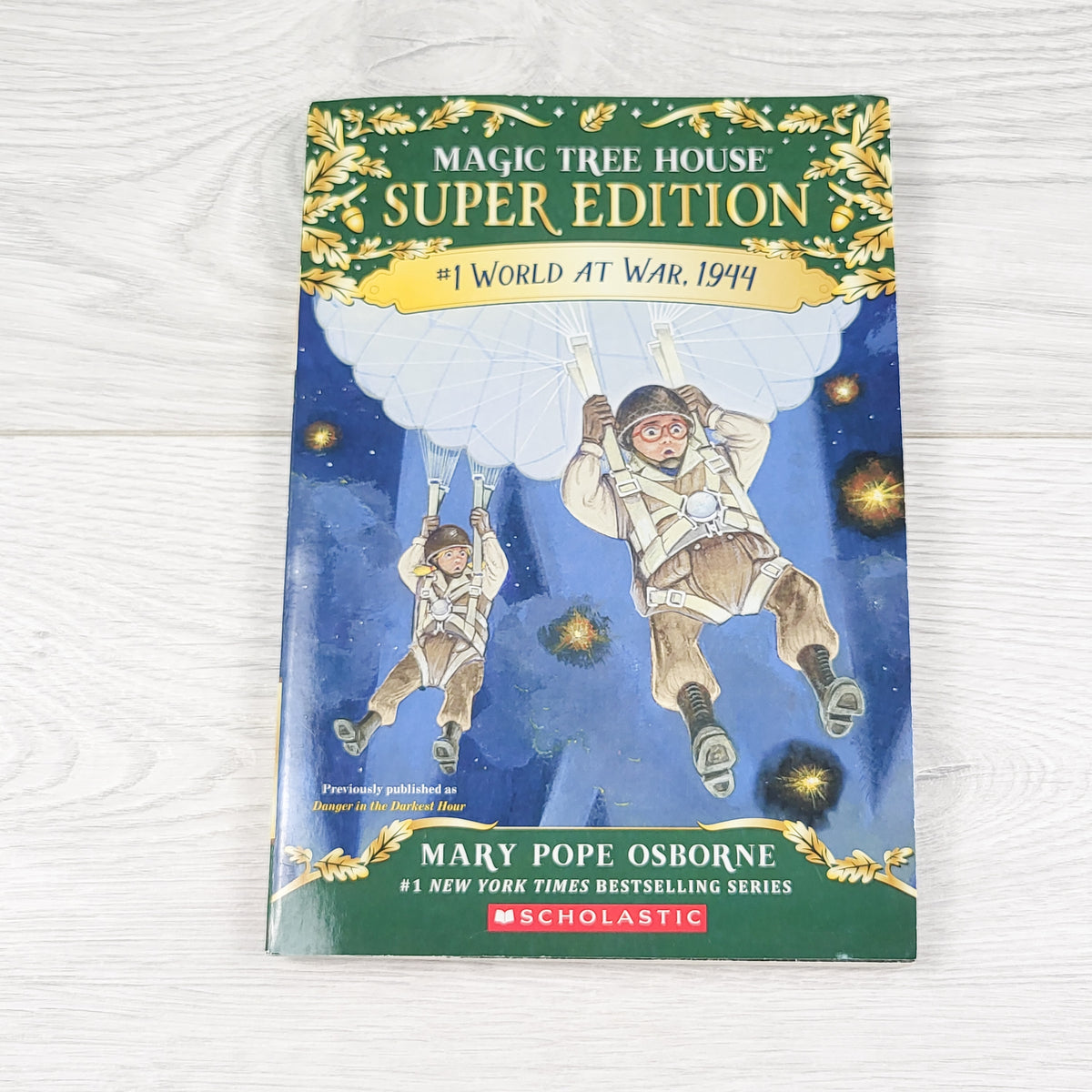 Magic Tree House Super Edition: World at War, 1944. Soft cover chapter book
