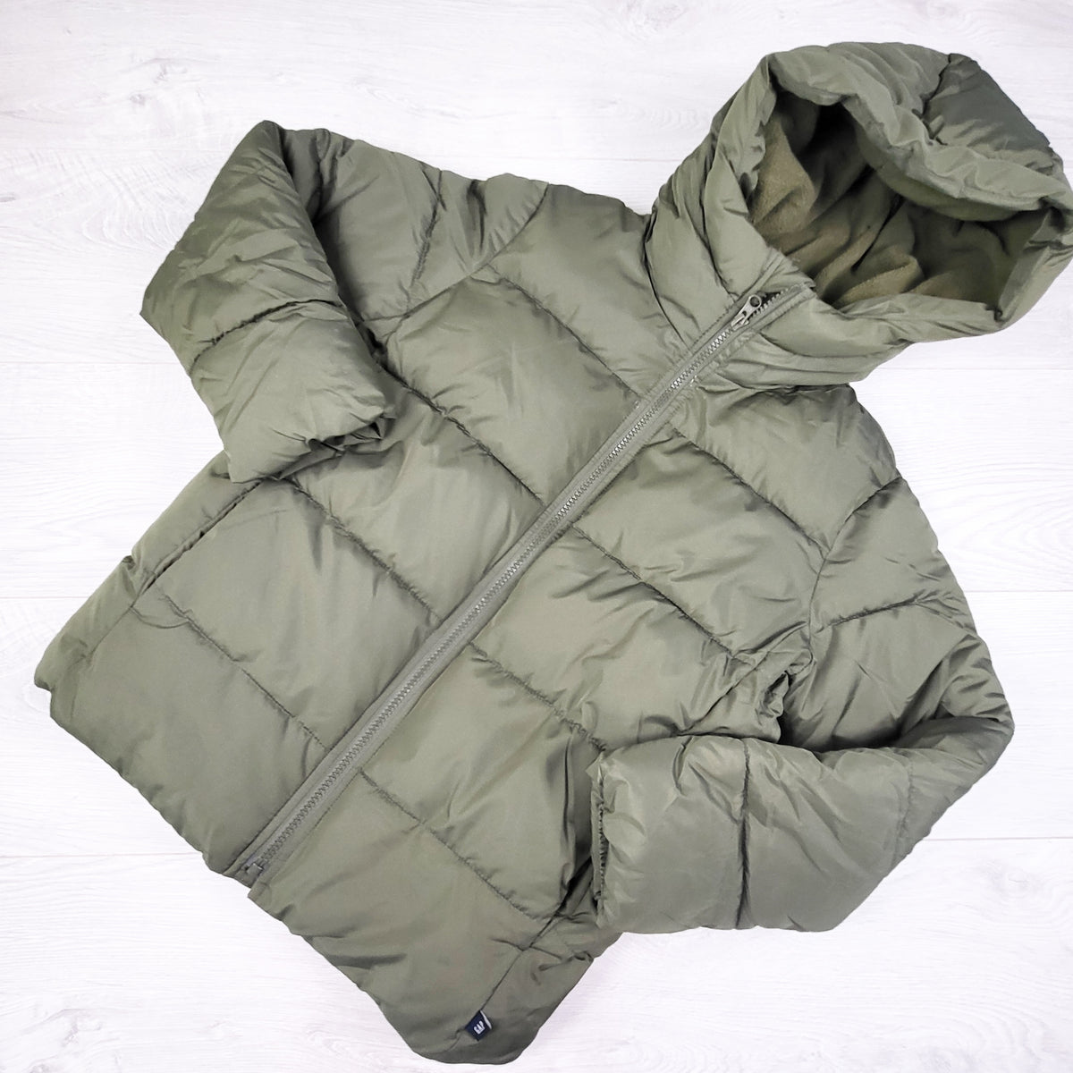 Gap olive green Cold Control puffer jacket. Size medium (8)