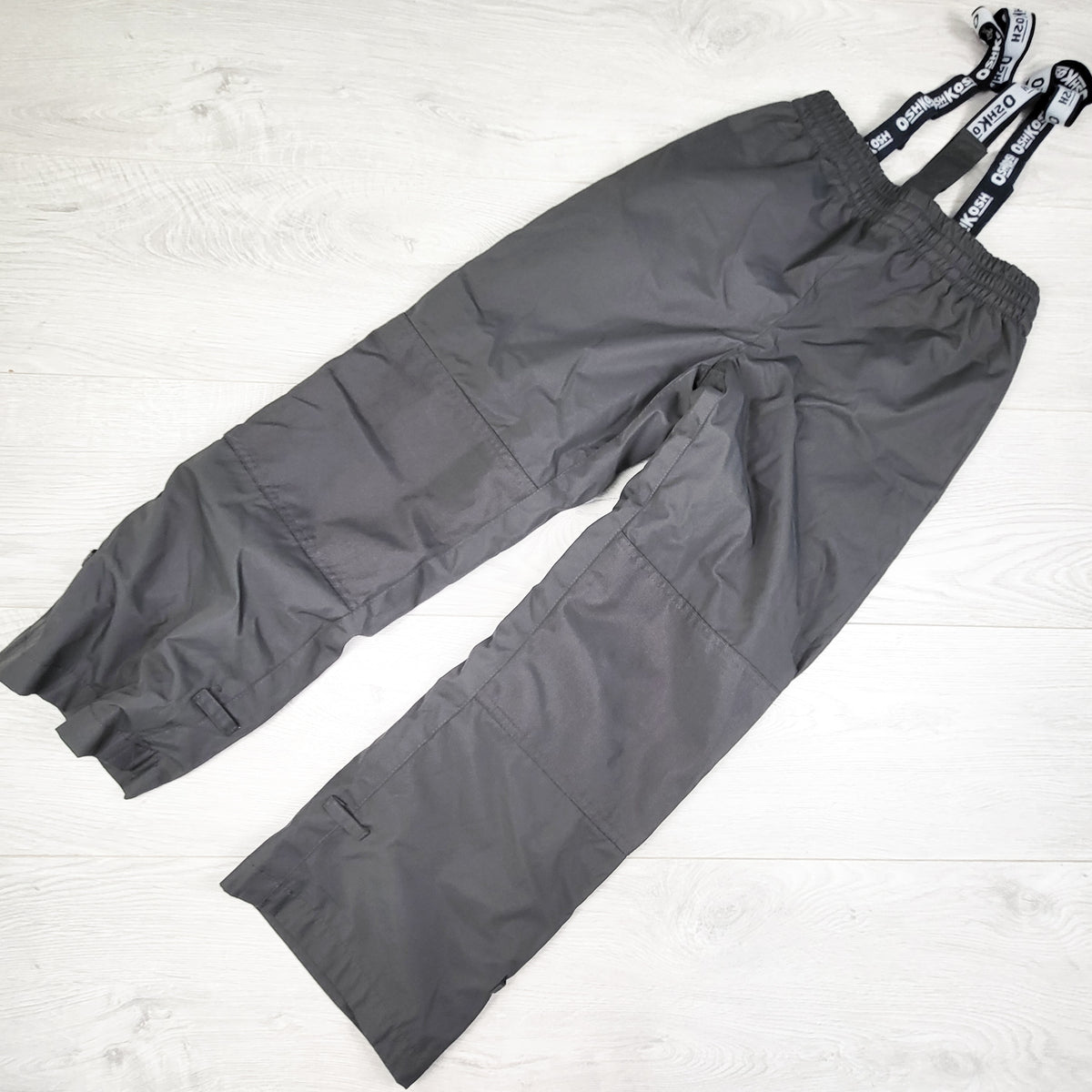 Oshkosh grey fleece lined snow pants. Size 8