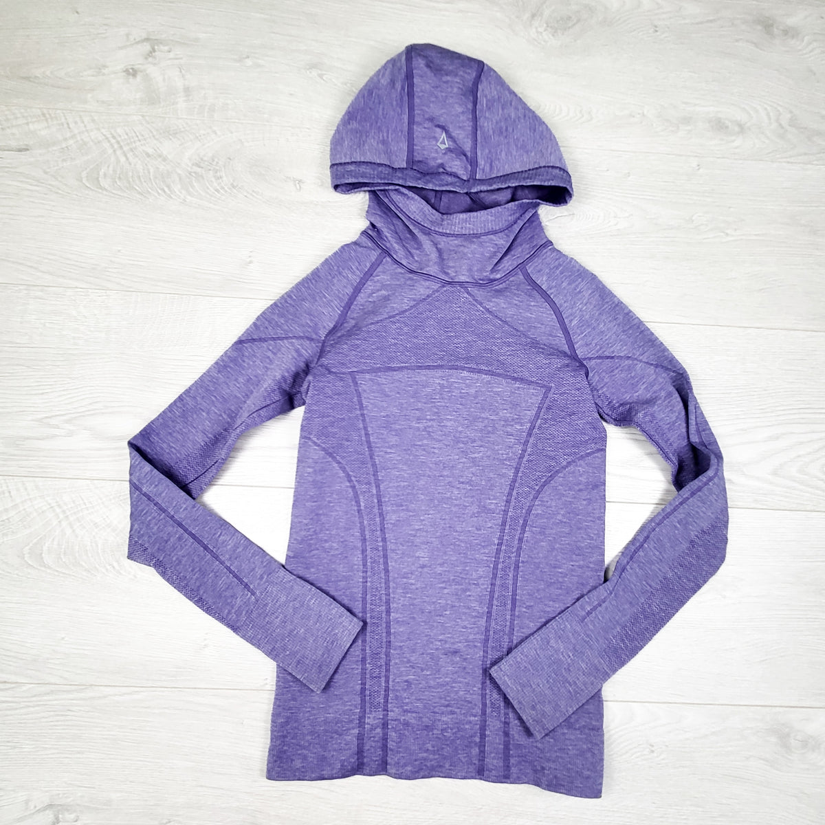 Ivivva by Lululemon purple hooded active top. Size 8