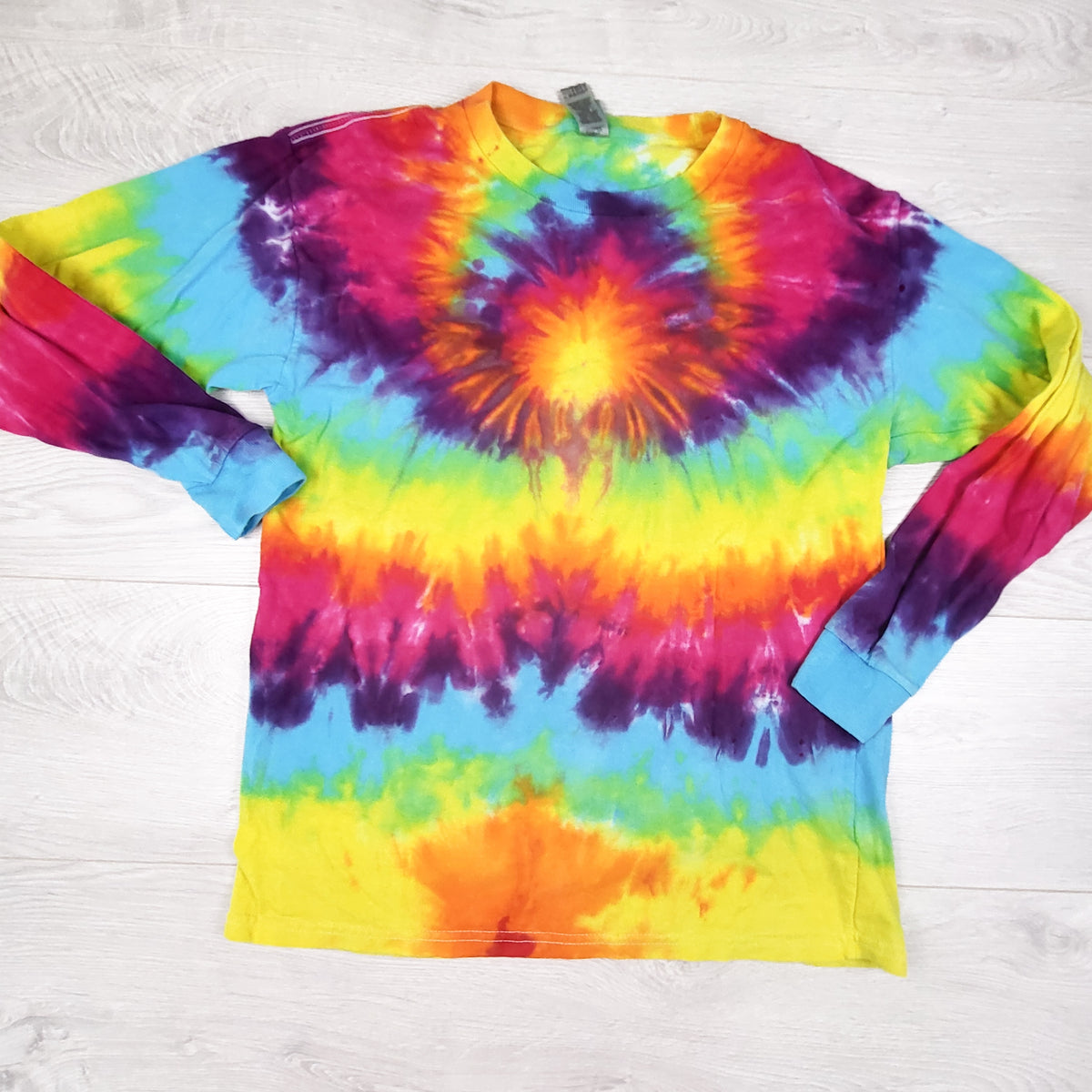 Genuine tie dyed long sleeve top. Size large