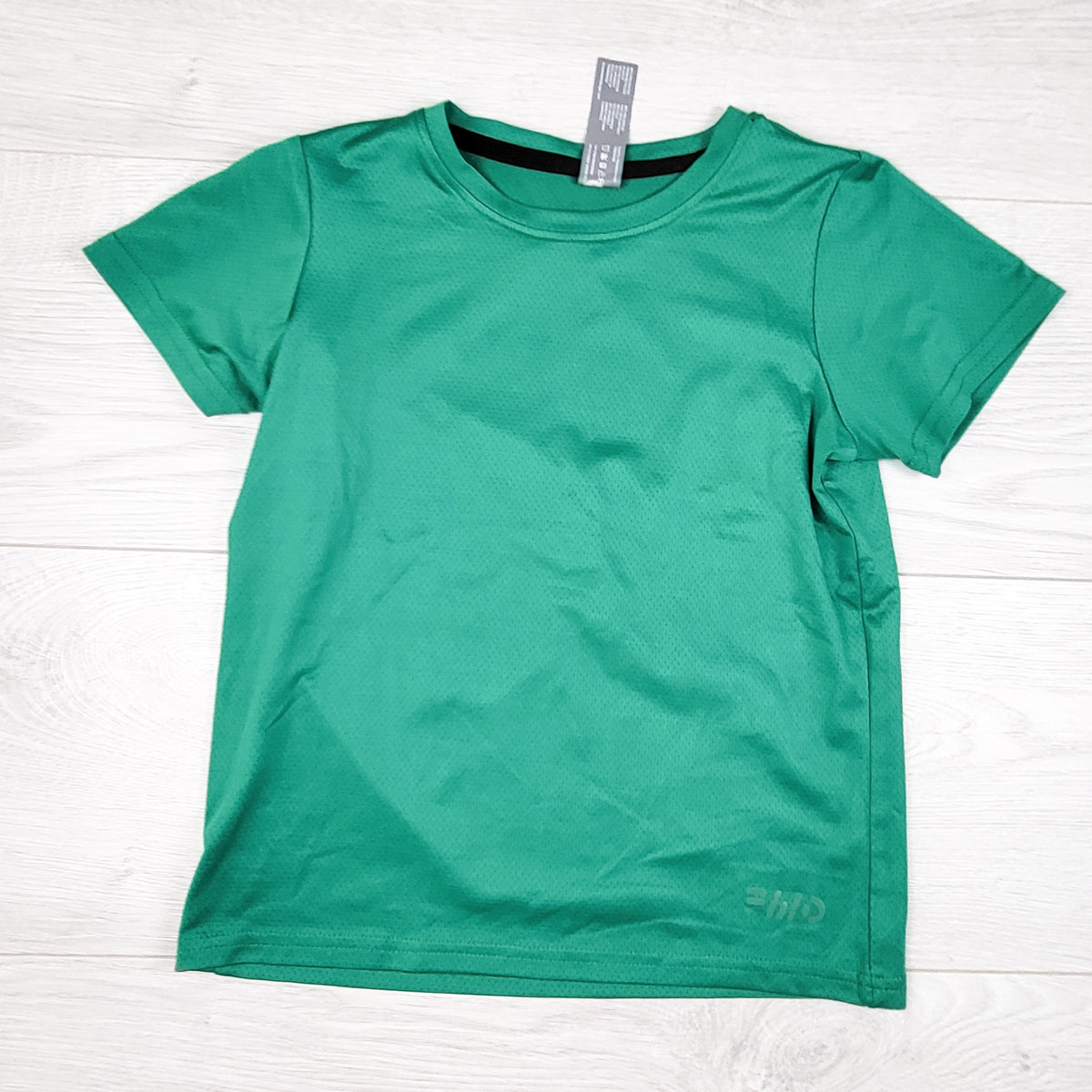 FFWD (Forward with Design) green quick dry t-shirt. Size 5T