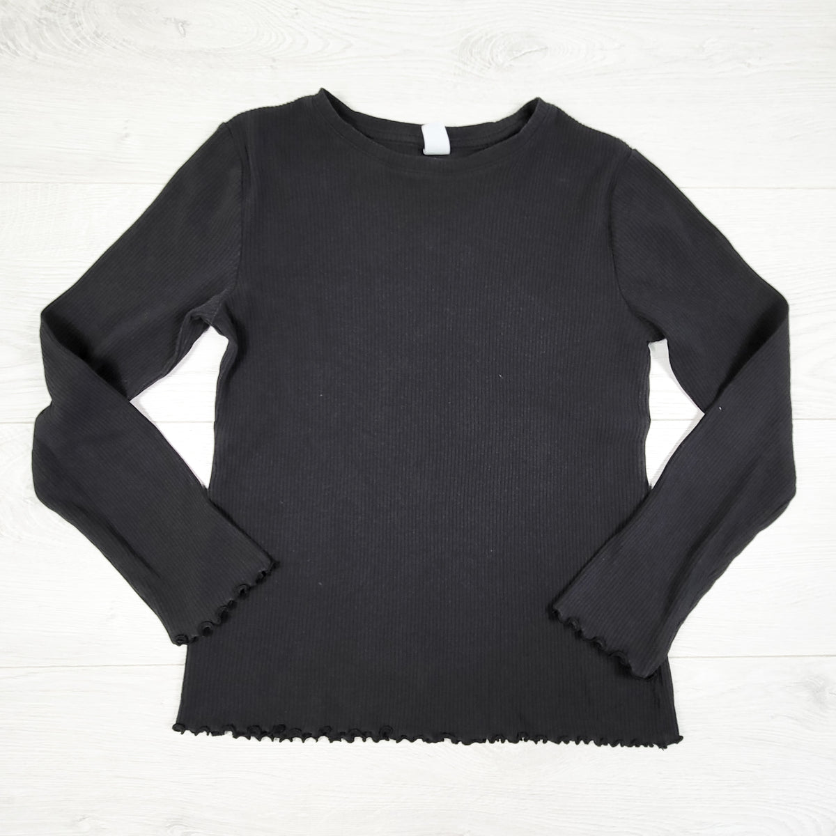 Old Navy charcoal ribbed long sleeve top. Size 10/12