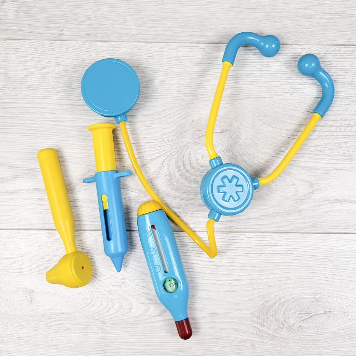 Melissa and Doug doctor play set
