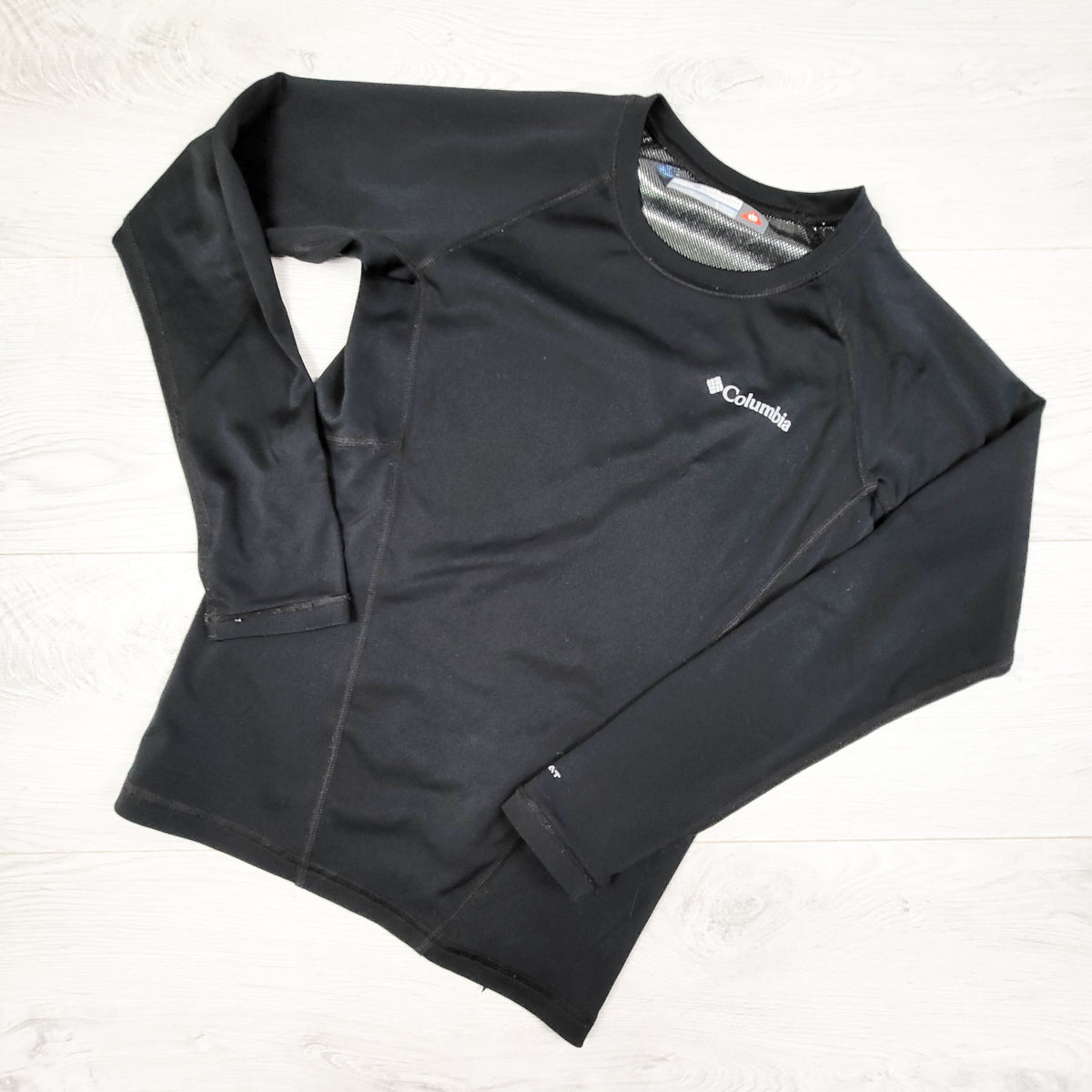 Columbia Black Omni-Heat Midweight Baselayer Crew II top. Size 10/12