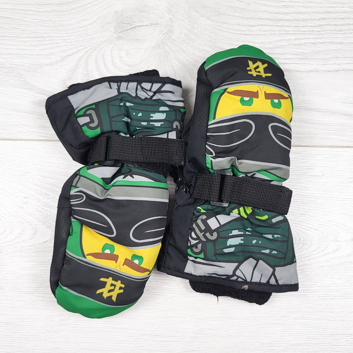 H and M LEGO Ninjago waterproof mittens. Size 4-6 Years