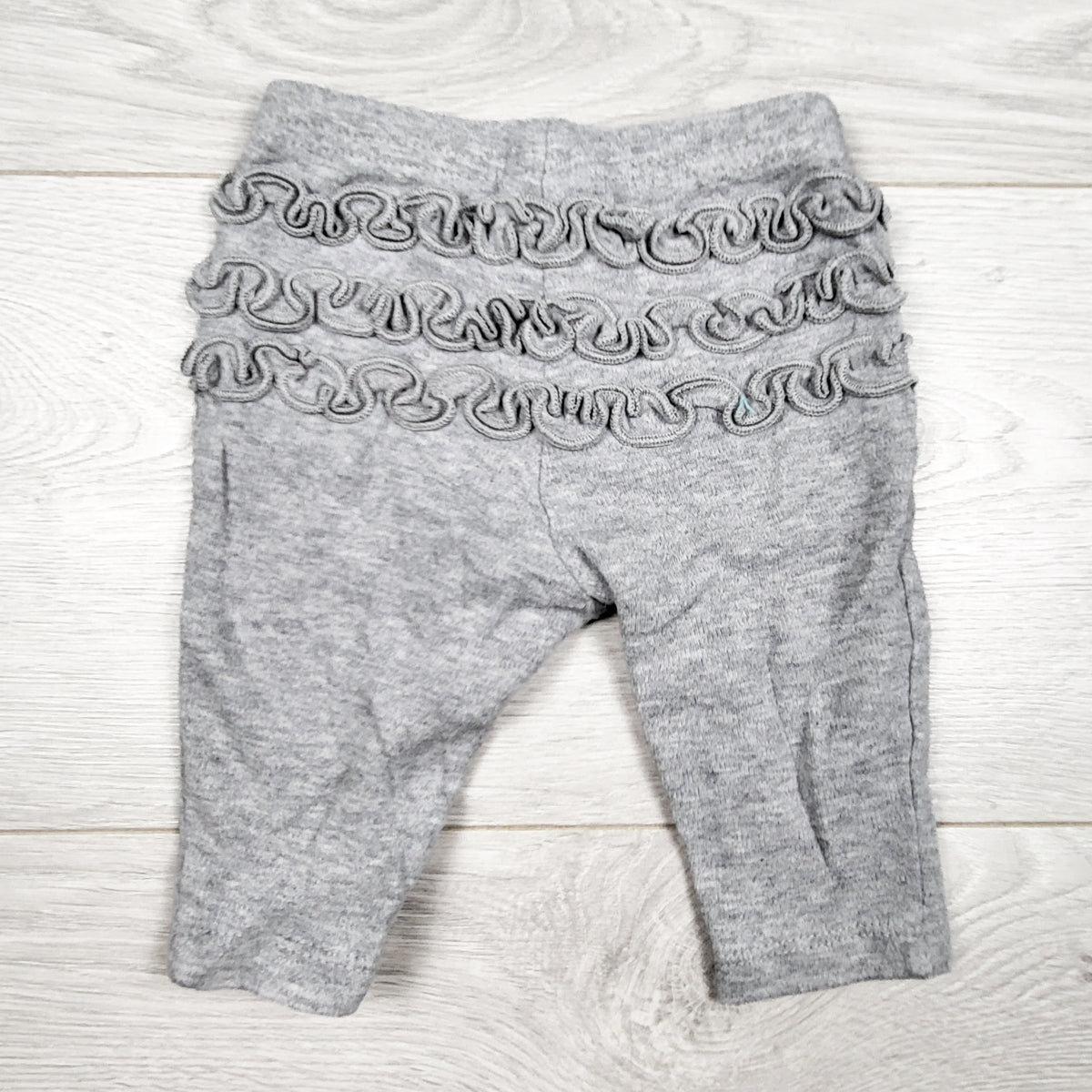 Simple Joys grey ruffle bum leggings. Size 0-3 months