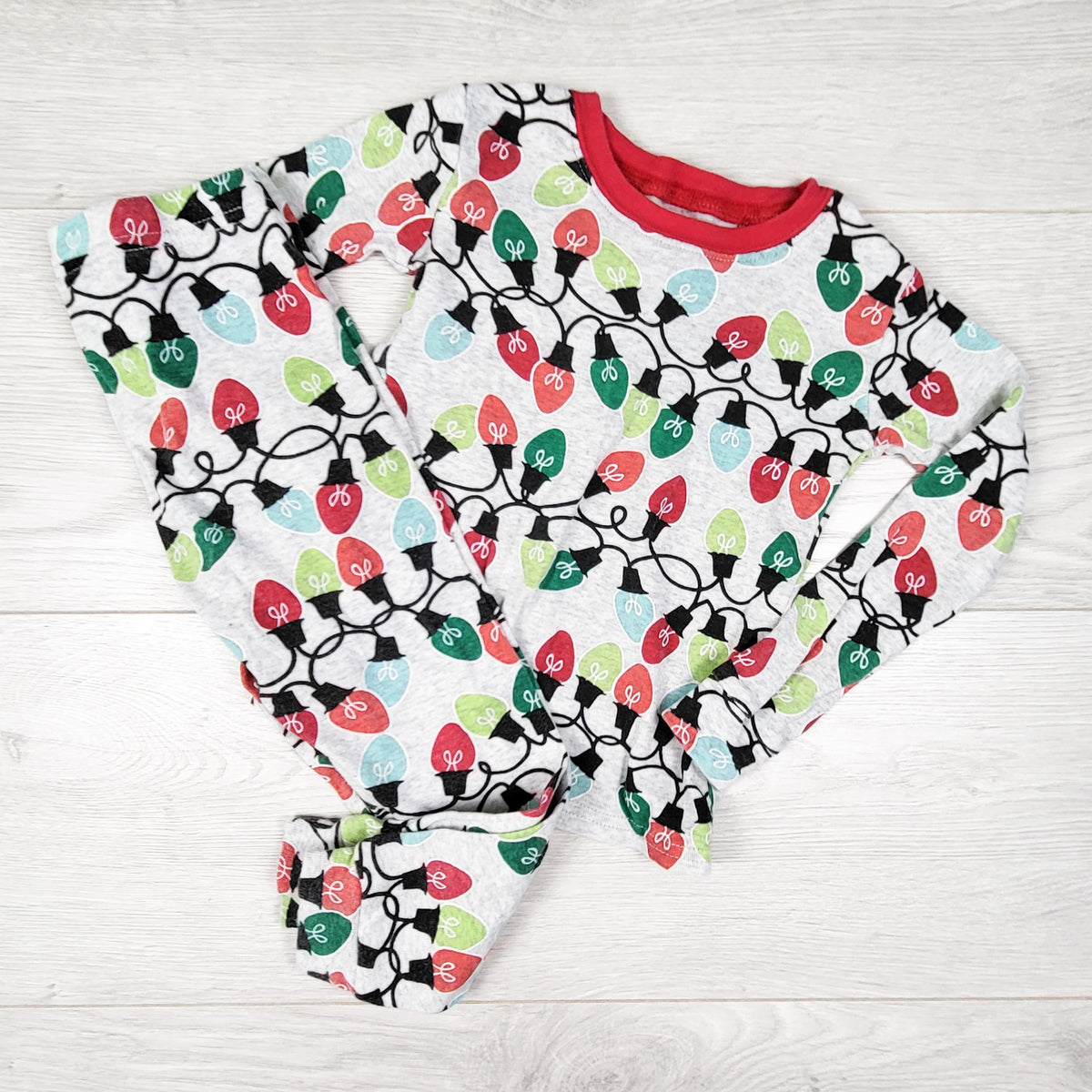 Children's Place grey 2pc PJs with holiday lights. Size 2T