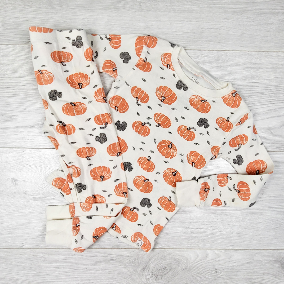 Little Planet pumpkin print 2pc PJs. Size 2T